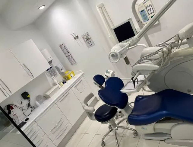 Odontoss instalaciones y personal clínica Antequera